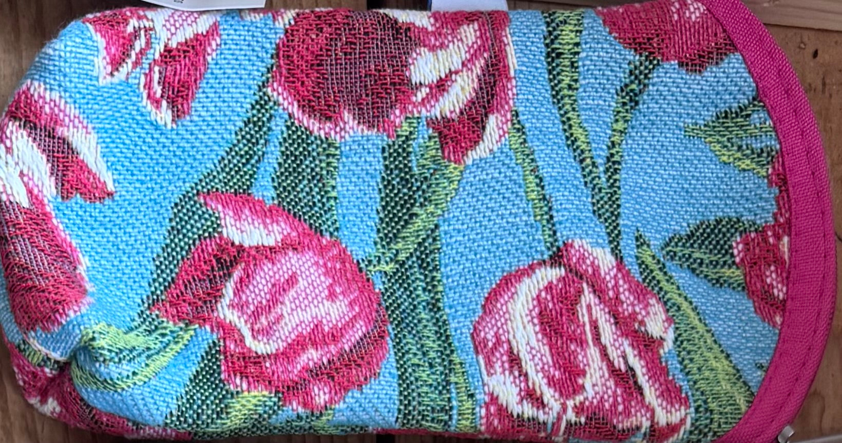 Glass case knitted